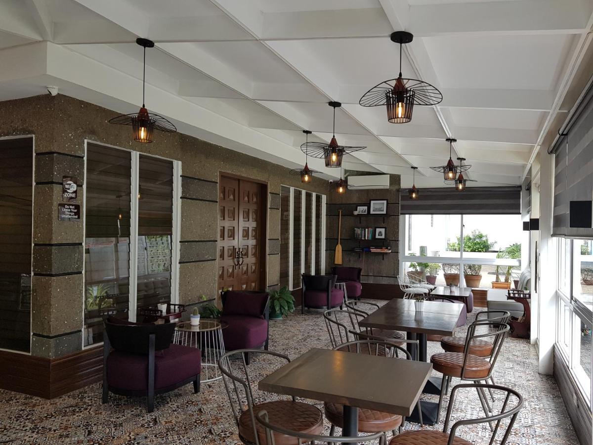 Casa Estela Boutique Hotel&Cafe Calapan Exterior foto