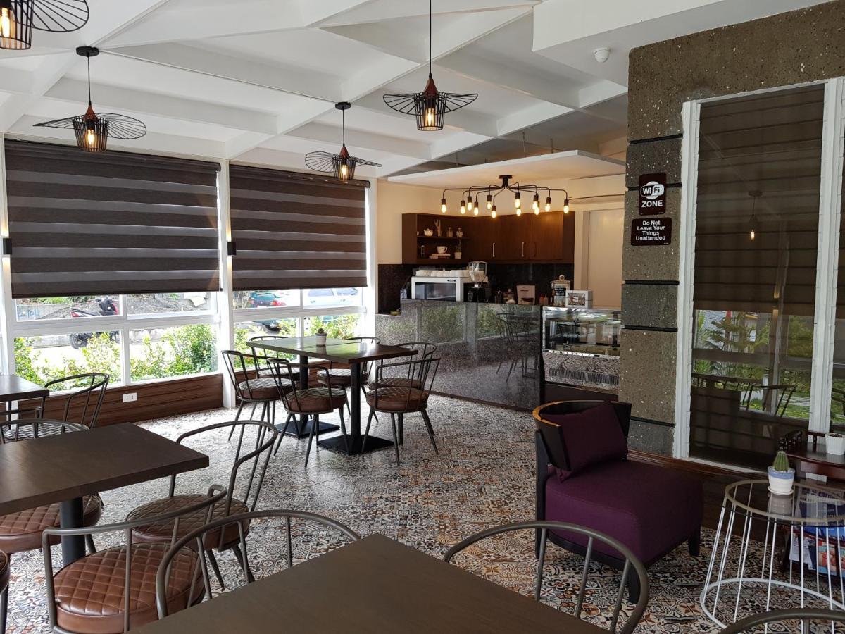 Casa Estela Boutique Hotel&Cafe Calapan Exterior foto